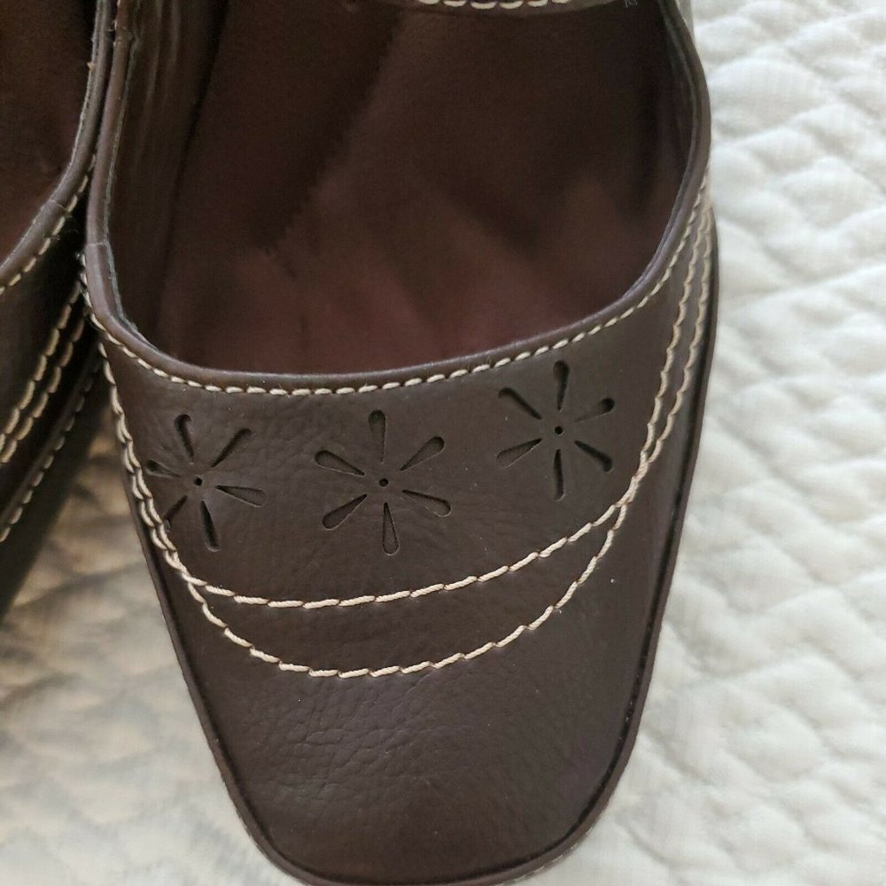 WHITE MT Pinto Brown Sandals Shoes Women's Size 8